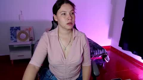 Mariana online show from November 2025 09:17:02 PM