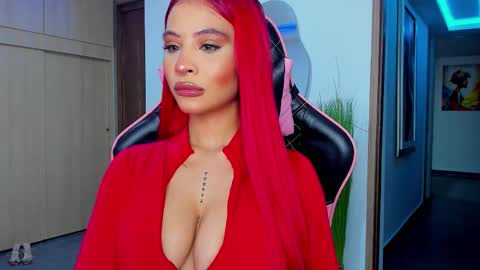 M A R I A N E online show from November 2025 04:05:01 AM