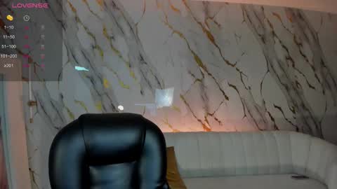 Marianne  online show from March 2026 08:17:01 PM