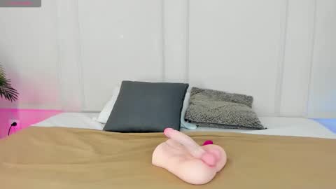 Maria Pettit online show from November 2025 11:44:01 AM