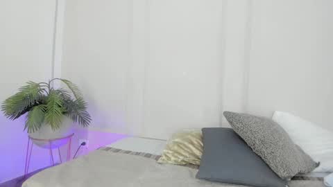 Maria Pettit online show from December 2025 10:24:01 AM