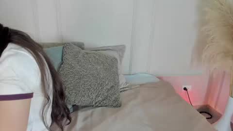 Snapshot of mariapettit chatting on June 2026 02:22:01 AM Maria Pettit online show from June 2026 02:22:01 AM