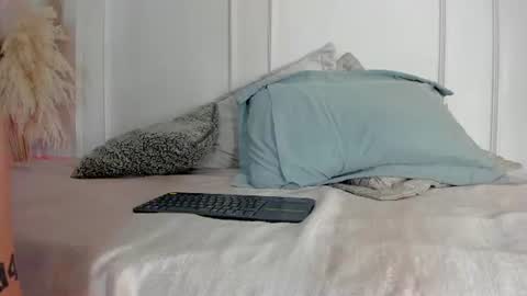 Snapshot of mariapettit chatting on July 2026 03:00:02 AM Maria Pettit online show from July 2026 03:00:02 AM