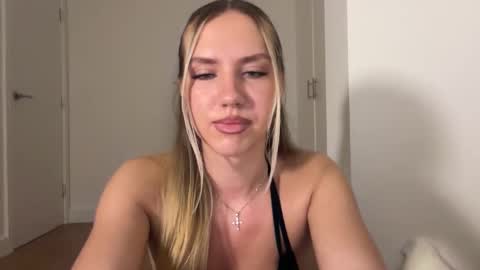 Snapshot of mariareev chatting on December 2025 12:38:02 AM mariareev online show from December 2025 12:38:02 AM