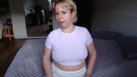 Snapshot of mariavalentinee chatting on October 2025 06:25:01 AM Maria online show from October 2025 06:25:01 AM