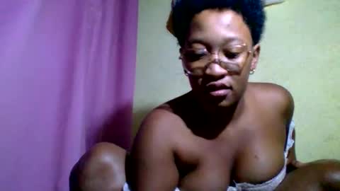 Snapshot of marie644785 chatting on May 2026 05:04:01 AM marie644785 online show from May 2026 05:04:01 AM