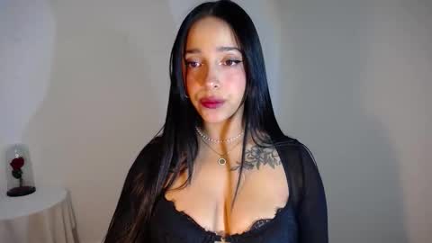 Nicolle online show from November 2025 03:08:02 AM