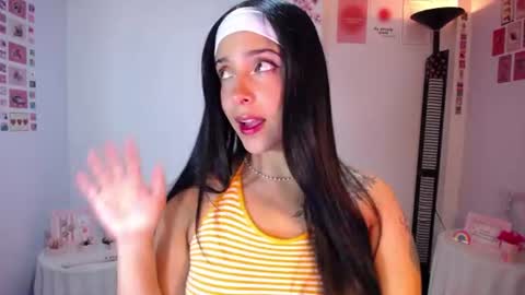 Snapshot of marie_daved chatting on July 2026 04:05:01 AM Nicolle online show from July 2026 04:05:01 AM