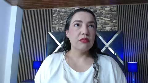 marie_hss online show from December 2025 03:39:02 PM
