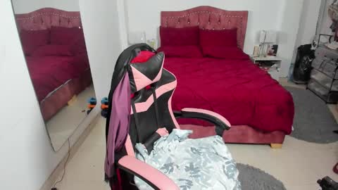 marie online show from November 2025 12:32:01 AM