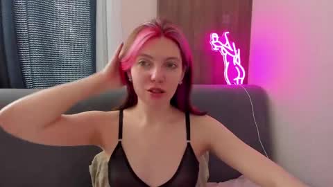Snapshot of marie_reyess chatting on April 2026 06:38:01 AM Marie 3 online show from April 2026 06:38:01 AM