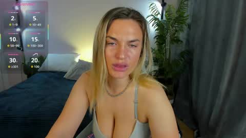 Snapshot of mariel_lie chatting on May 2026 01:46:01 AM Mariel online show from May 2026 01:46:01 AM