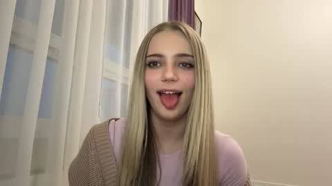 Sofia online show from March 2026 03:14:01 PM