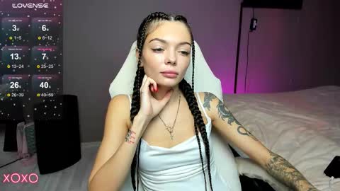 Maria  online show from October 2025 10:52:02 AM