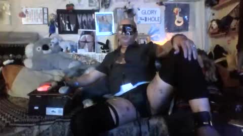 Snapshot of mario_1974 chatting on April 2026 10:01:02 PM Ray online show from April 2026 10:01:02 PM