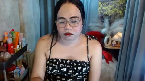LEAH online show from July 2026 08:44:02 PM