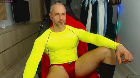 MarisMuscle online show from November 2025 08:02:02 PM