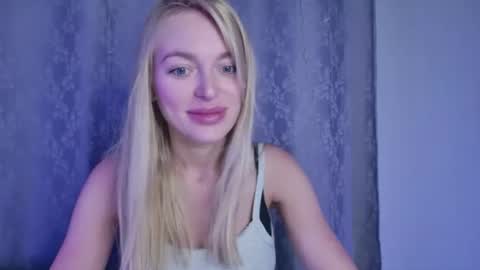 Snapshot of mariwell chatting on June 2026 10:23:01 PM mariwell online show from June 2026 10:23:01 PM