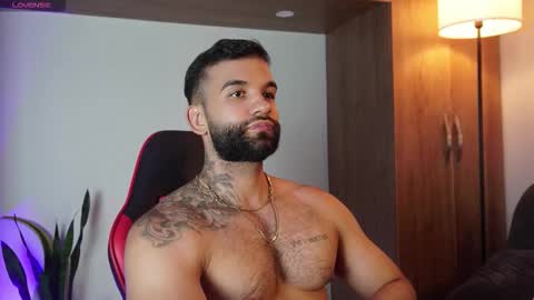 Mark online show from November 2025 10:41:02 PM