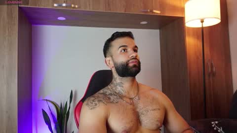 Mark online show from November 2025 12:09:01 AM