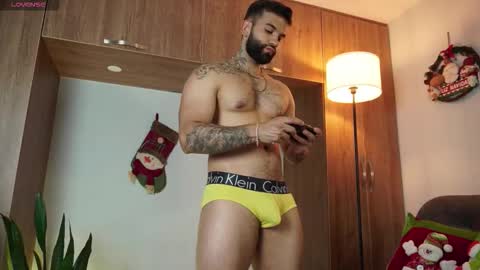 Mark online show from December 2025 11:11:01 PM