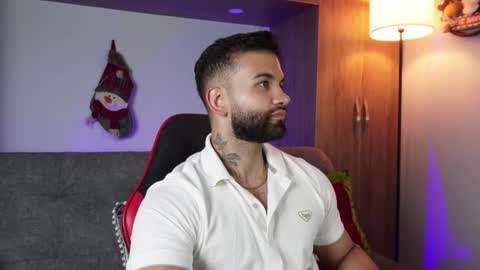 Mark online show from December 2025 11:11:01 PM