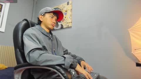 Snapshot of markbowie chatting on February 2026 01:04:01 PM markbowie online show from February 2026 01:04:01 PM