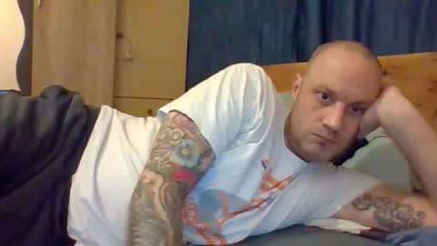 markus_7 online show from November 2025 06:21:01 PM