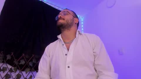 Mark  online show from October 2025 10:34:02 PM