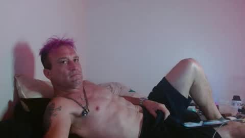 Snapshot of markymark101825061 chatting on December 2024 11:24:02 PM markymark101825061 online show from December 2024 11:24:02 PM