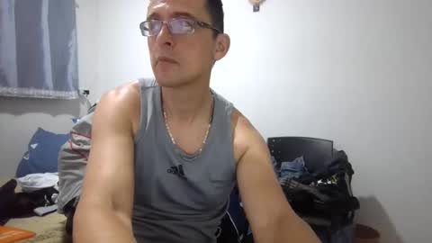 Snapshot of marlonfit chatting on June 2026 04:30:02 AM marlonfit online show from June 2026 04:30:02 AM