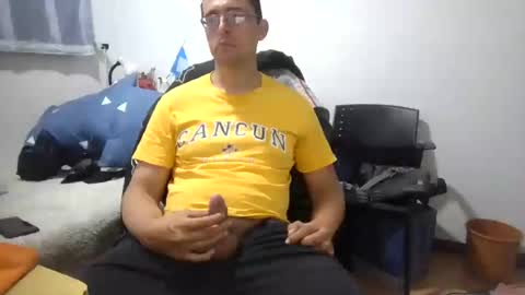 Snapshot of marlonfit chatting on July 2026 04:03:01 AM marlonfit online show from July 2026 04:03:01 AM