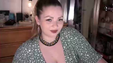 Snapshot of marrygrayes chatting on June 2026 08:54:01 PM Maria online broadcast from Tuesday to Suturday from 6 pm to 12 pm Germany time Sunday-Monday offline online show from June 2026 08:54:01 PM