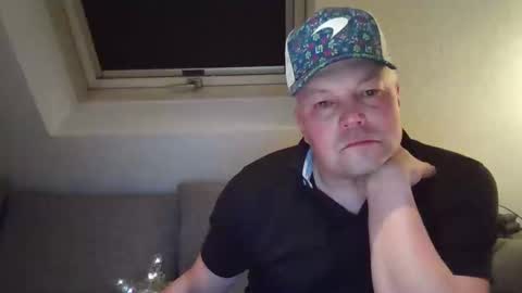 Snapshot of mars0481 chatting on December 2024 08:04:01 PM mars0481 online show from December 2024 08:04:01 PM