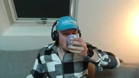 Snapshot of mars0481 chatting on February 2025 09:45:01 AM mars0481 online show from February 2025 09:45:01 AM