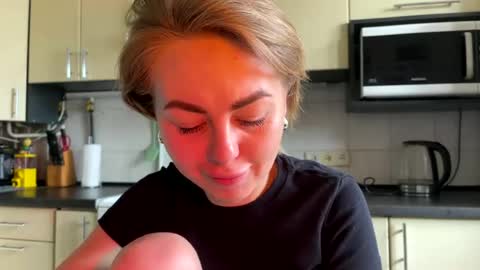 Snapshot of martaluna_ chatting on June 2026 08:14:02 AM Marta online show from June 2026 08:14:02 AM