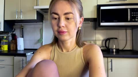 Snapshot of martaluna_ chatting on July 2026 12:01:01 PM Marta online show from July 2026 12:01:01 PM