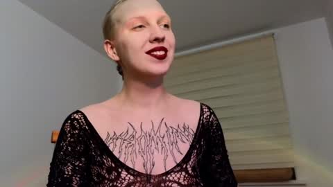 Snapshot of marthahoffman chatting on December 2024 12:20:01 AM Ultimate Goddess online show from December 2024 12:20:01 AM