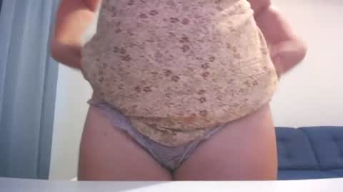 Snapshot of marthanollan chatting on June 2026 03:31:02 PM Martha online show from June 2026 03:31:02 PM