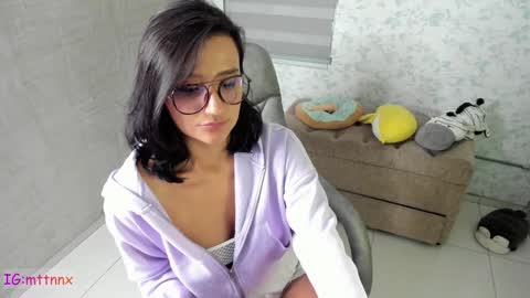 Snapshot of martiiinaa_ chatting on February 2025 05:56:02 PM Martina online show from February 2025 05:56:02 PM