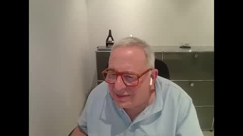 martin_1947 online show from March 2025 07:56:01 PM