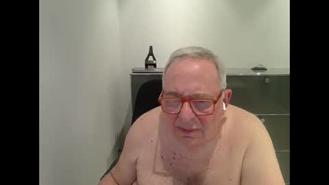 martin_1947 online show from March 2025 11:27:01 PM