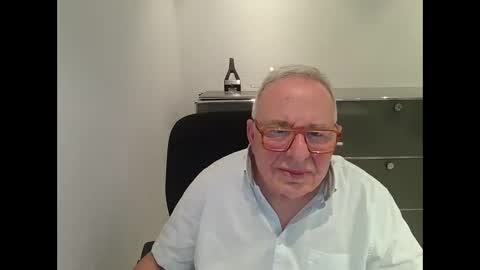 martin_1947 online show from October 2025 07:24:02 PM