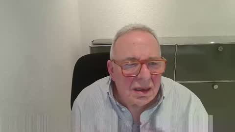 martin_1947 online show from November 2025 07:51:02 PM
