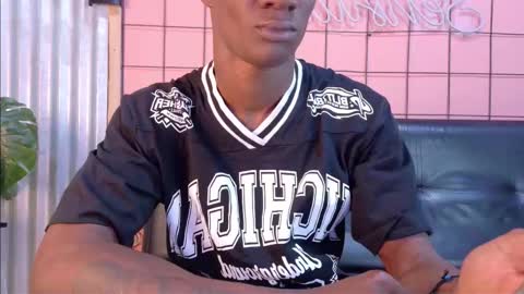 Martin online show from November 2025 01:25:02 AM