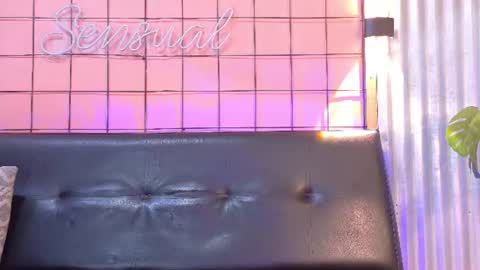 Snapshot of martin_killer chatting on June 2026 01:25:01 AM Martin online show from June 2026 01:25:01 AM