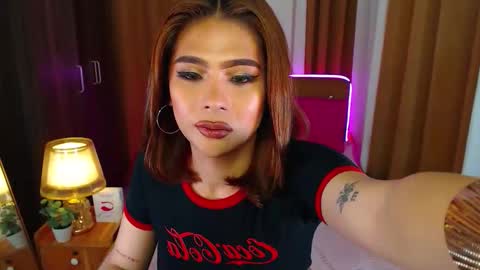 Snapshot of martina_lauren chatting on April 2026 10:02:02 PM Martina online show from April 2026 10:02:02 PM