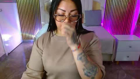 Snapshot of martina_tay chatting on May 2026 03:22:01 AM Hey im martina online show from May 2026 03:22:01 AM