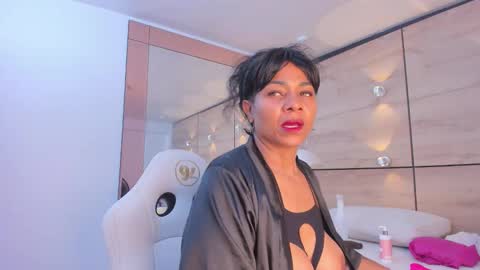 martina touss  online show from November 2025 11:54:01 AM