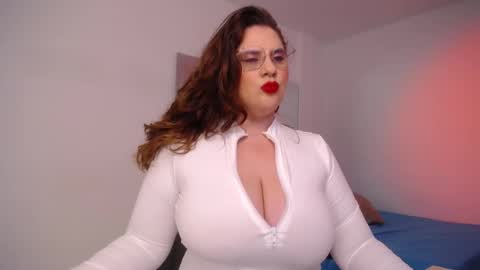 Martina  online show from November 2025 12:53:01 AM